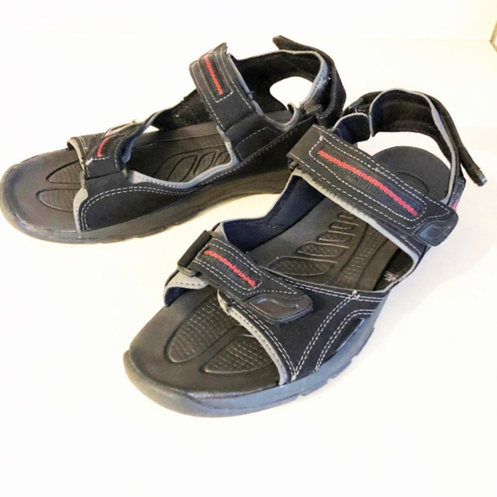 Sandals mens new size 13M black Rugged Outback velcro closure man made material
